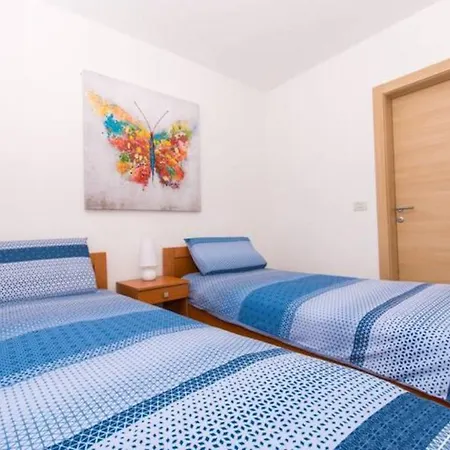 Apartmani Suker * טרוגיר