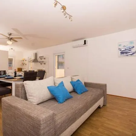 Apartmani Suker *