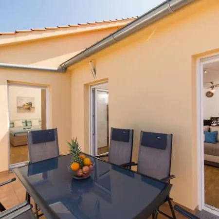 Apartmani Suker דירה טרוגיר