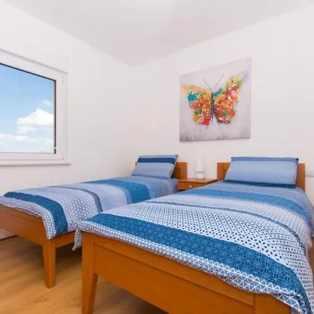 Apartmani Suker דירה טרוגיר