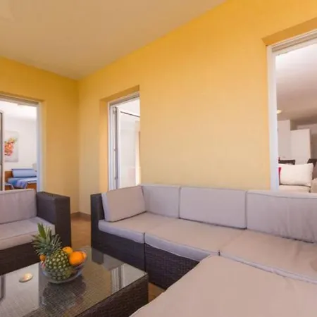 Apartmani Suker דירה טרוגיר